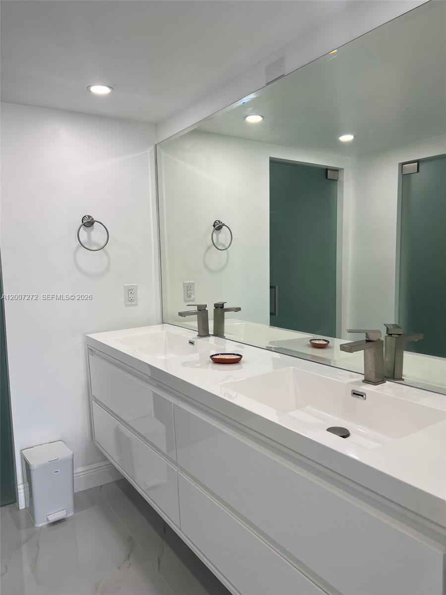 155 Ocean Lane Dr 1011 Property Photo 36