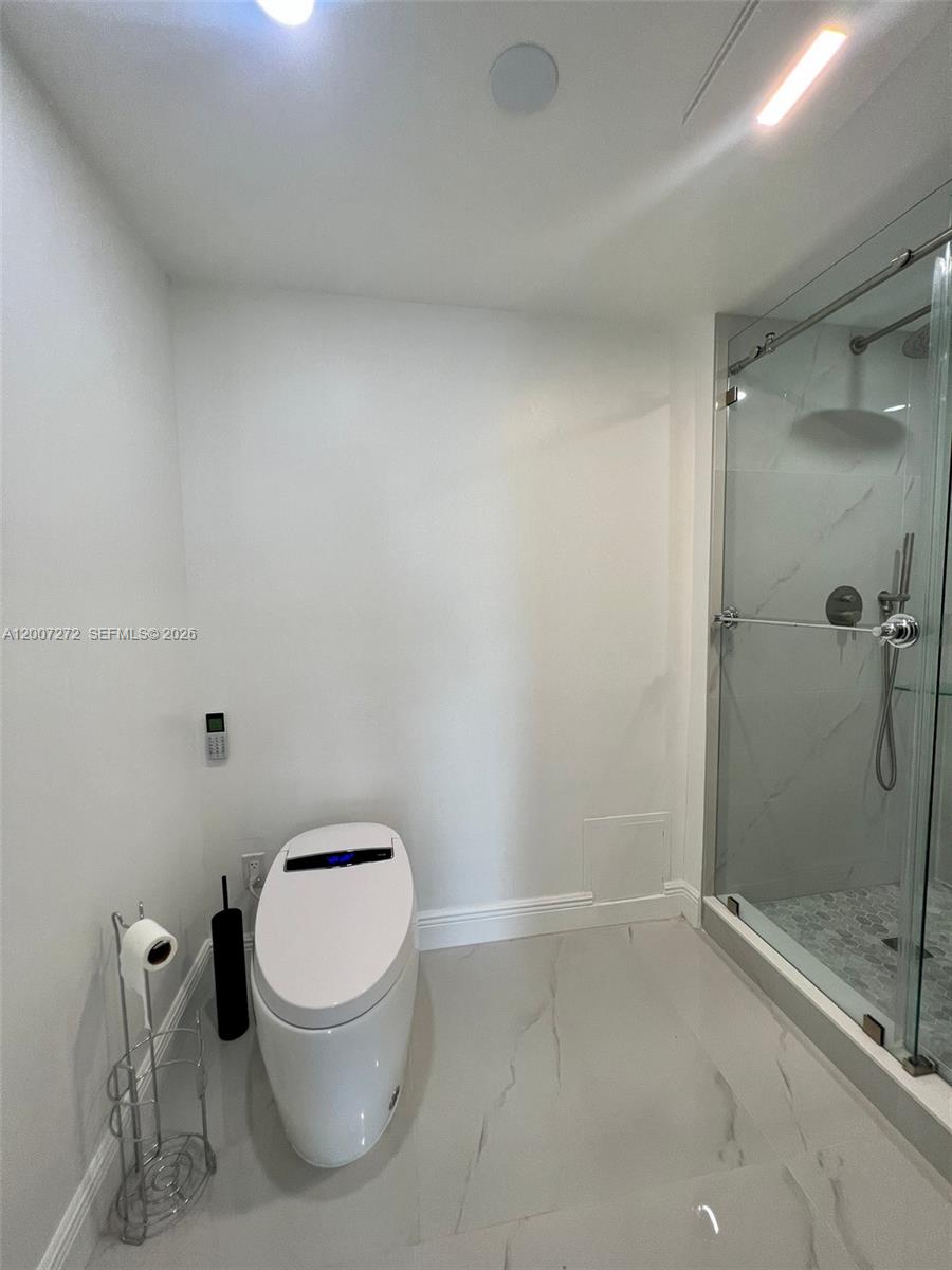 155 Ocean Lane Dr 1011 Property Photo 39