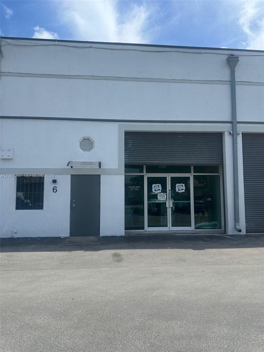 12101 Nw 98th Ave Property Photo 2