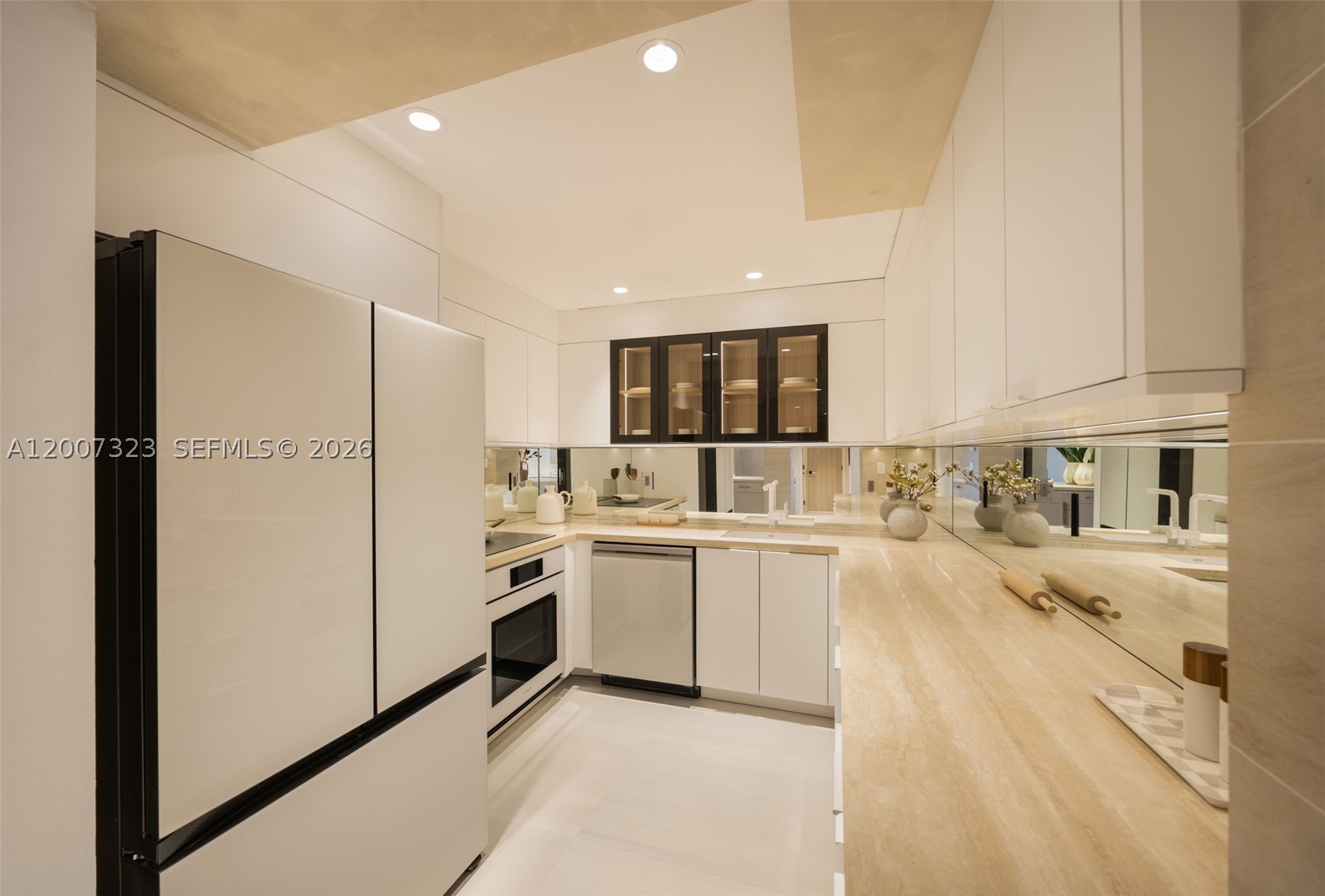 2301 Collins Ave 526 Property Photo 12