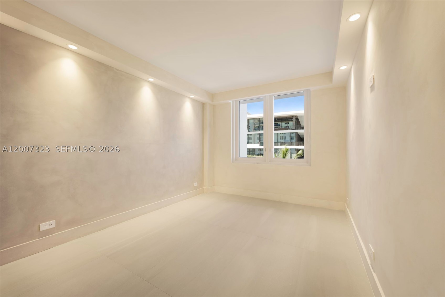 2301 Collins Ave 526 Property Photo 13