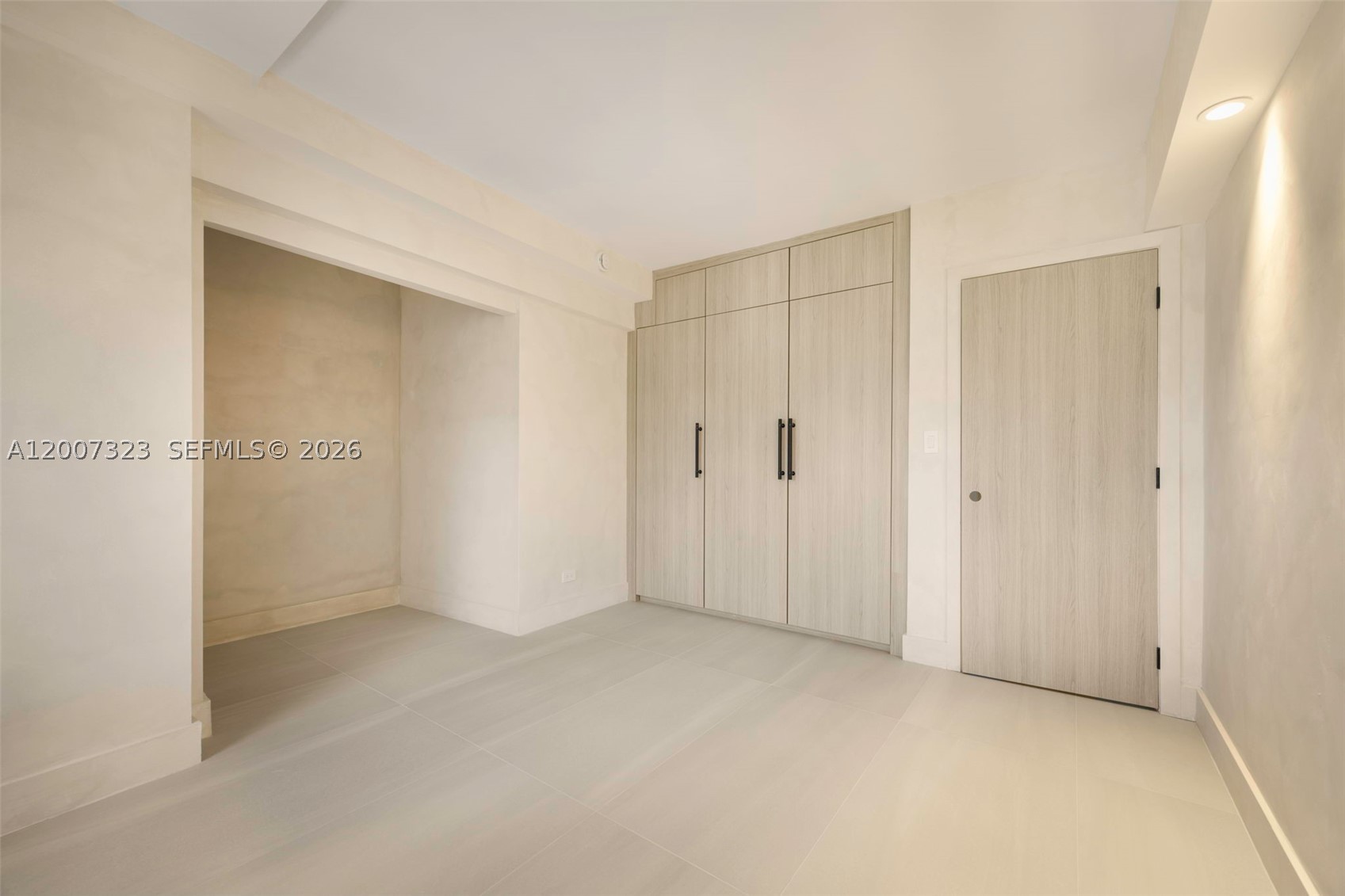 2301 Collins Ave 526 Property Photo 17