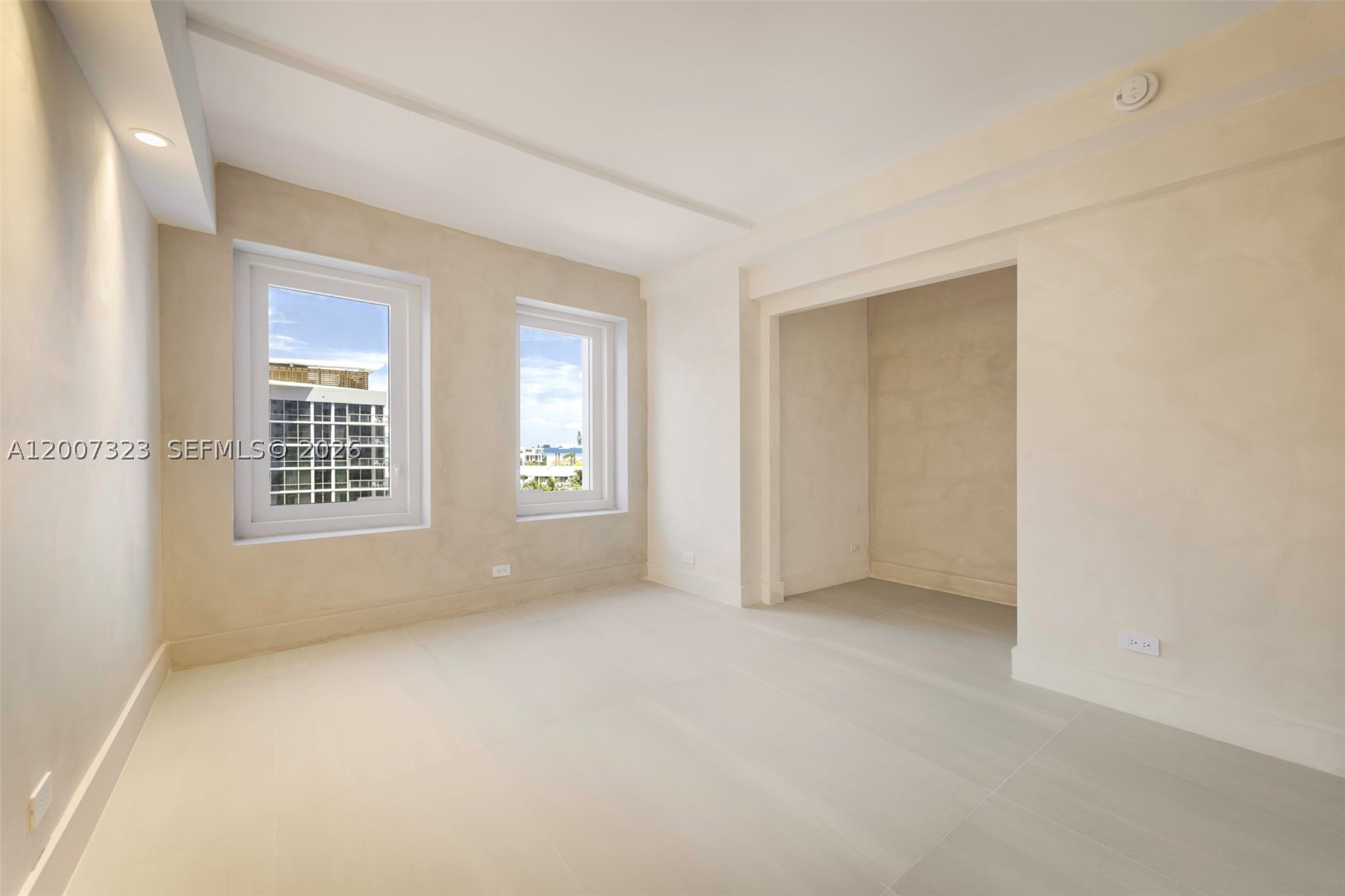 2301 Collins Ave 526 Property Photo 18