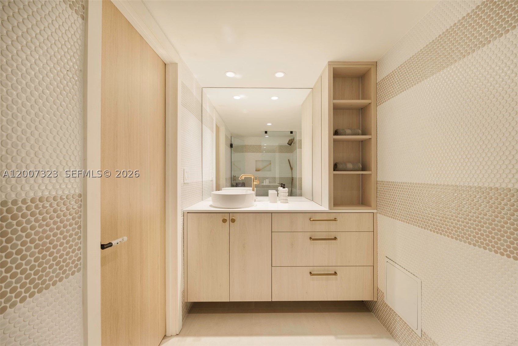 2301 Collins Ave 526 Property Photo 19