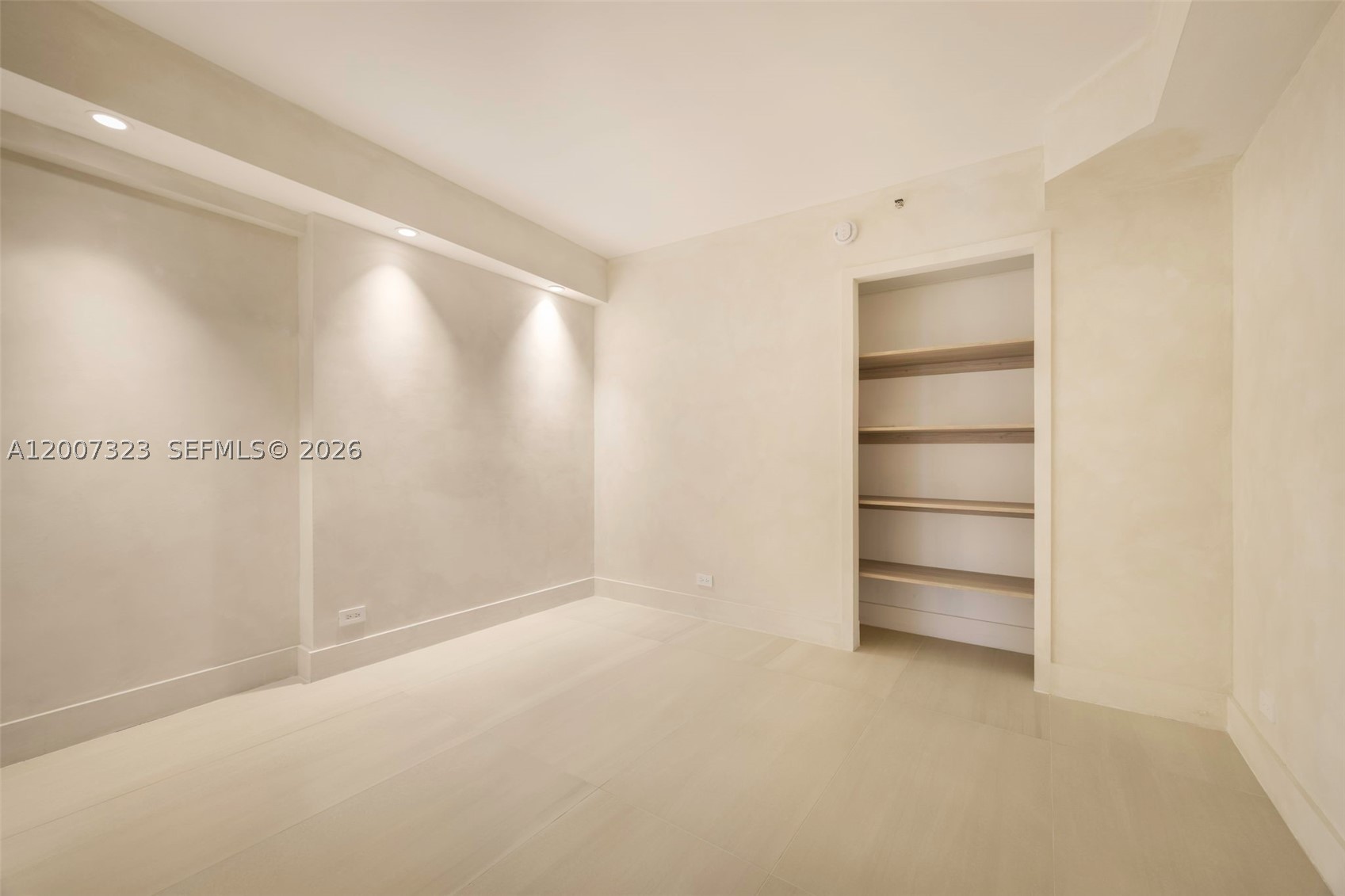 2301 Collins Ave 526 Property Photo 21