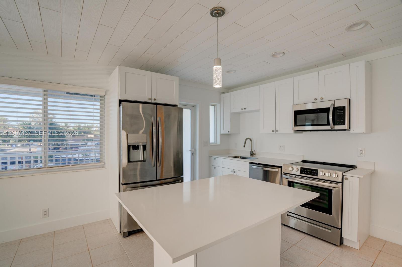 A12007437 Property Photo 11