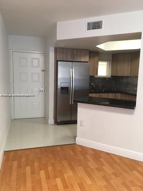 8205 Lake Dr 204 Property Photo 3