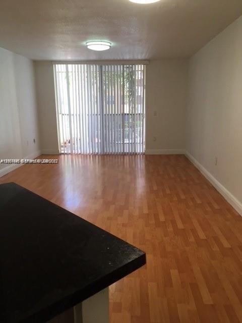 8205 Lake Dr 204 Property Photo 4