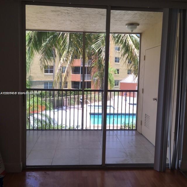 8205 Lake Dr 204 Property Photo 5