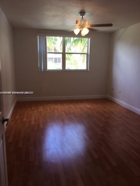 8205 Lake Dr 204 Property Photo 7