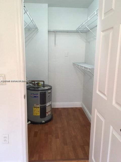 8205 Lake Dr 204 Property Photo 8