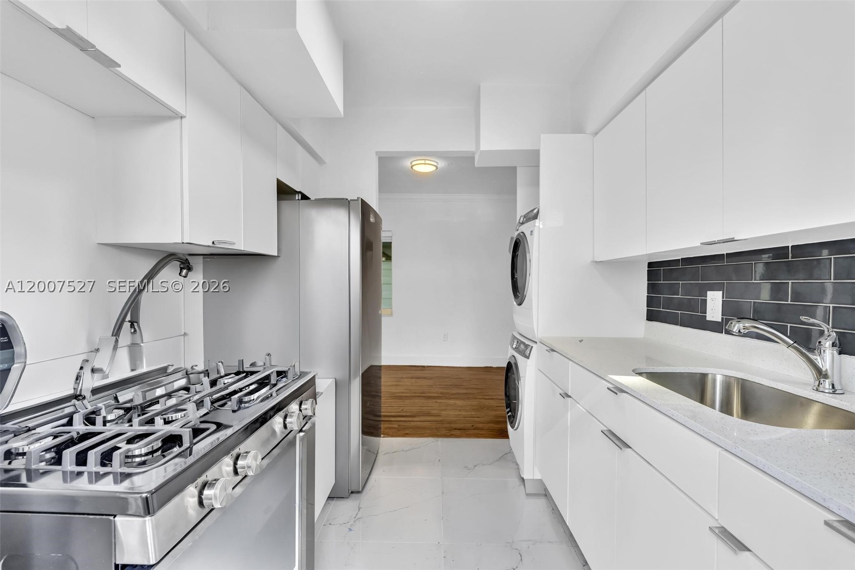 9200 E Bay Harbor Dr 1 Property Photo 16