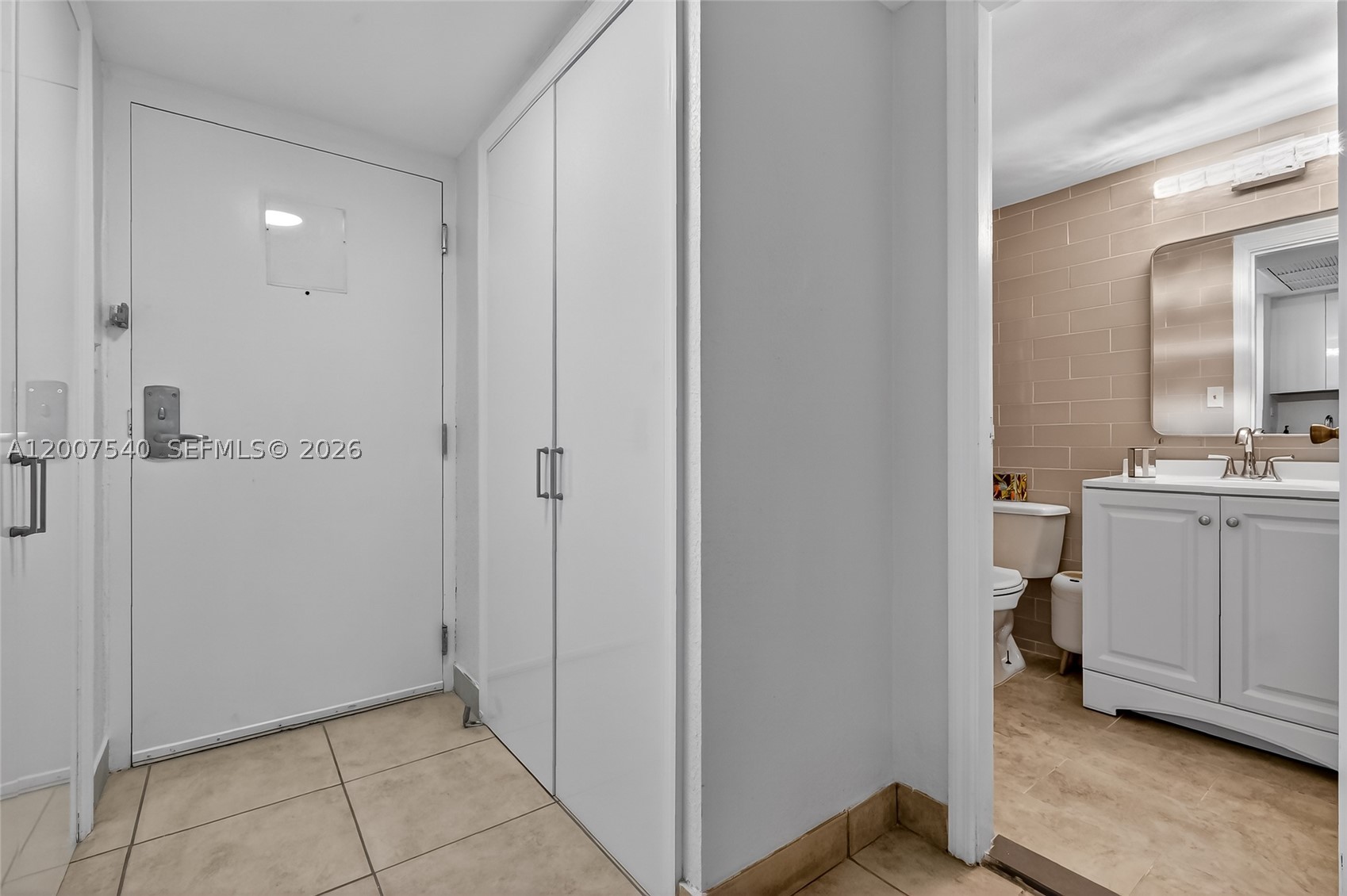 19201 Collins Ave 1123 Property Photo 16