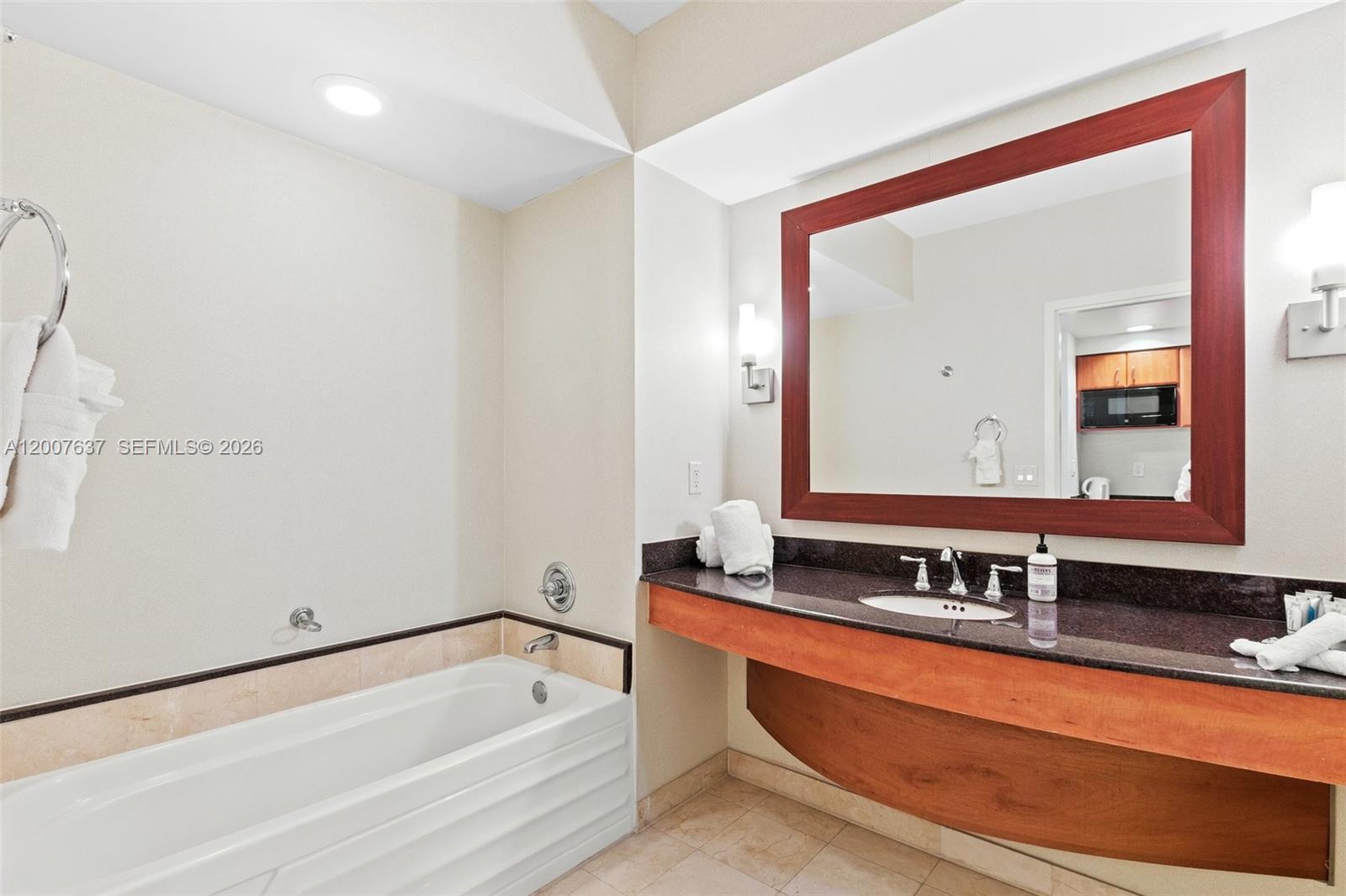 18001 Collins Ave 511 Property Photo 20
