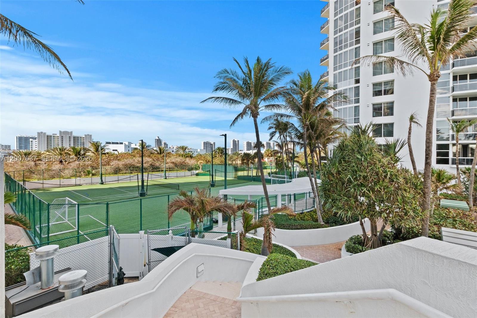 18001 Collins Ave 511 Property Photo 27