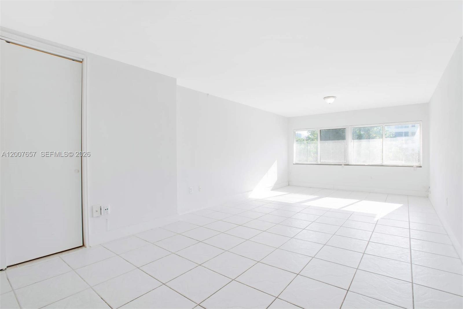 10001 W Bay Harbor Dr 208 Property Photo 3