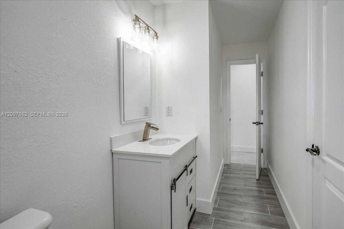 1480 W 36th St Property Photo 13
