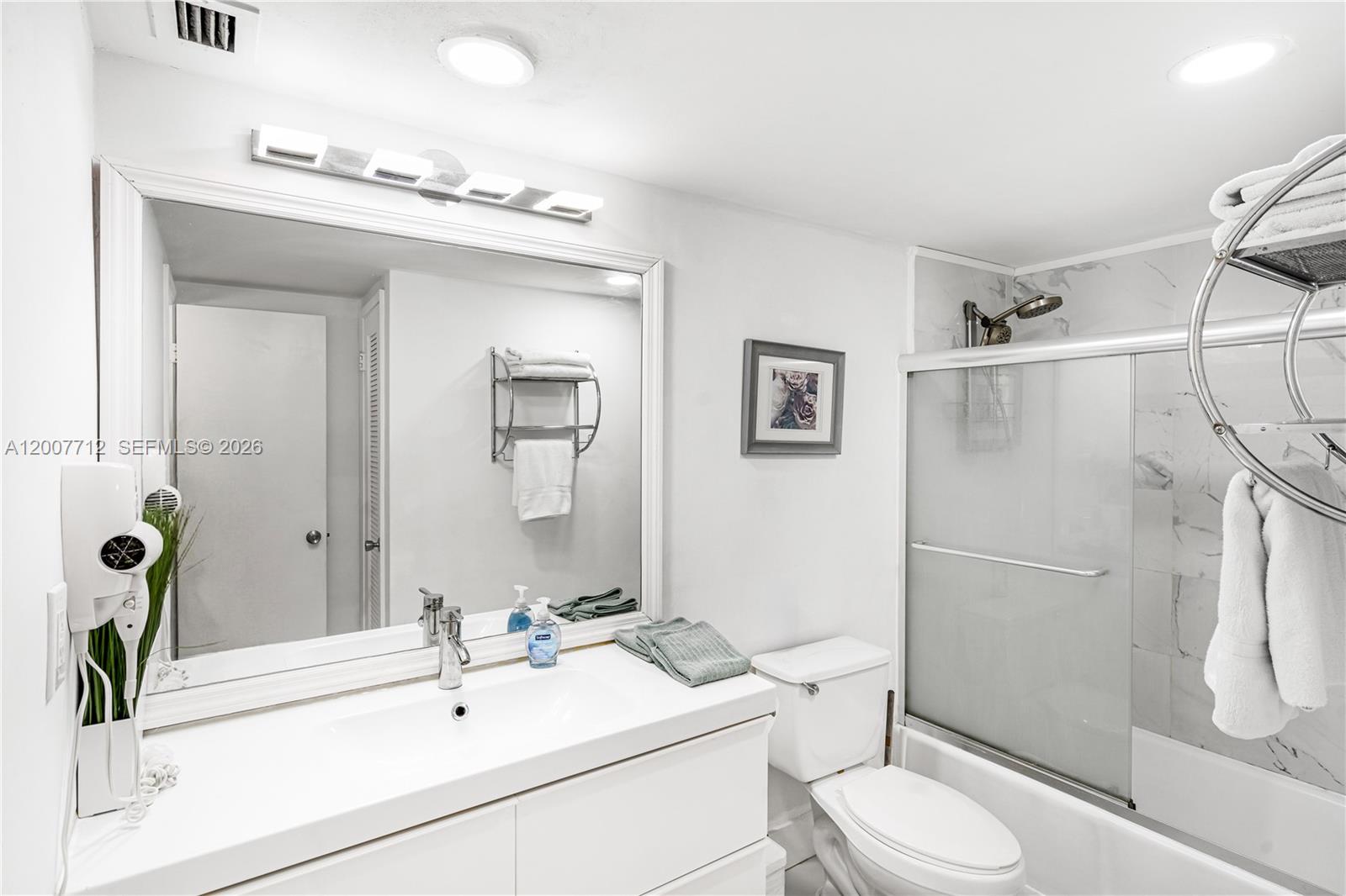 19370 Collins Ave 1612 Property Photo 6