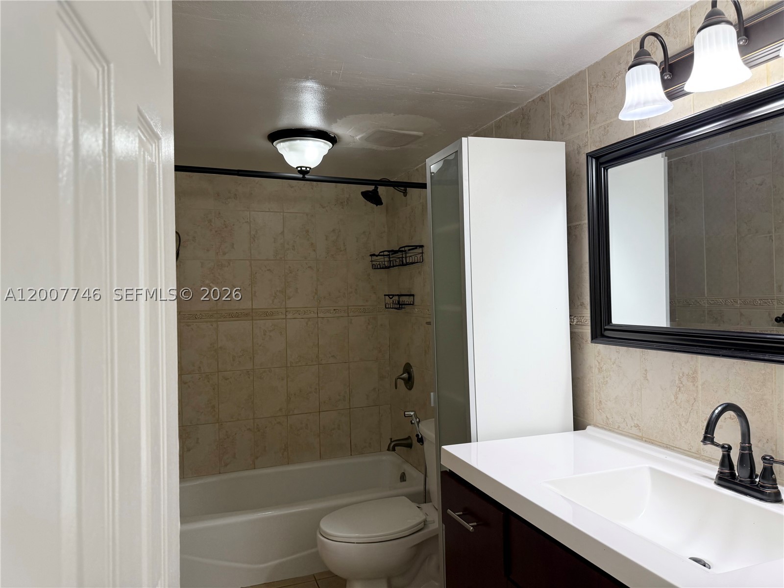 1850 W 56th St 2404 Property Photo 11