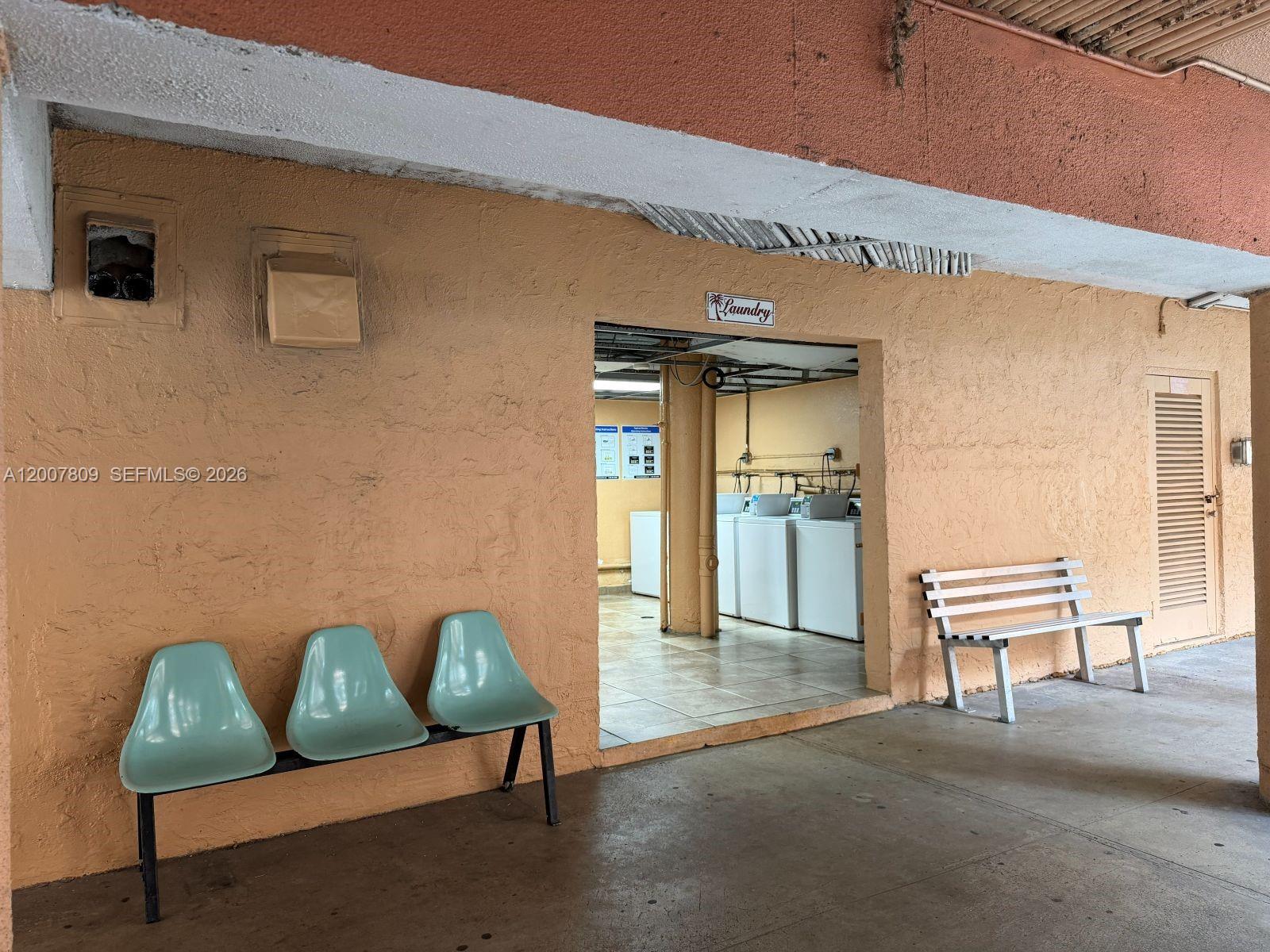 1910 W 56th St 3121b Property Photo 10