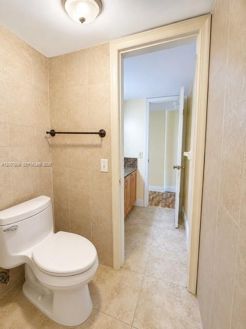 1910 W 56th St 3121b Property Photo 26