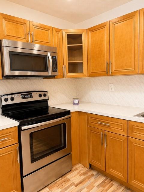 1910 W 56th St 3121b Property Photo 28