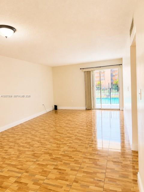 1910 W 56th St 3121b Property Photo 34