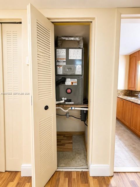 1910 W 56th St 3121b Property Photo 49
