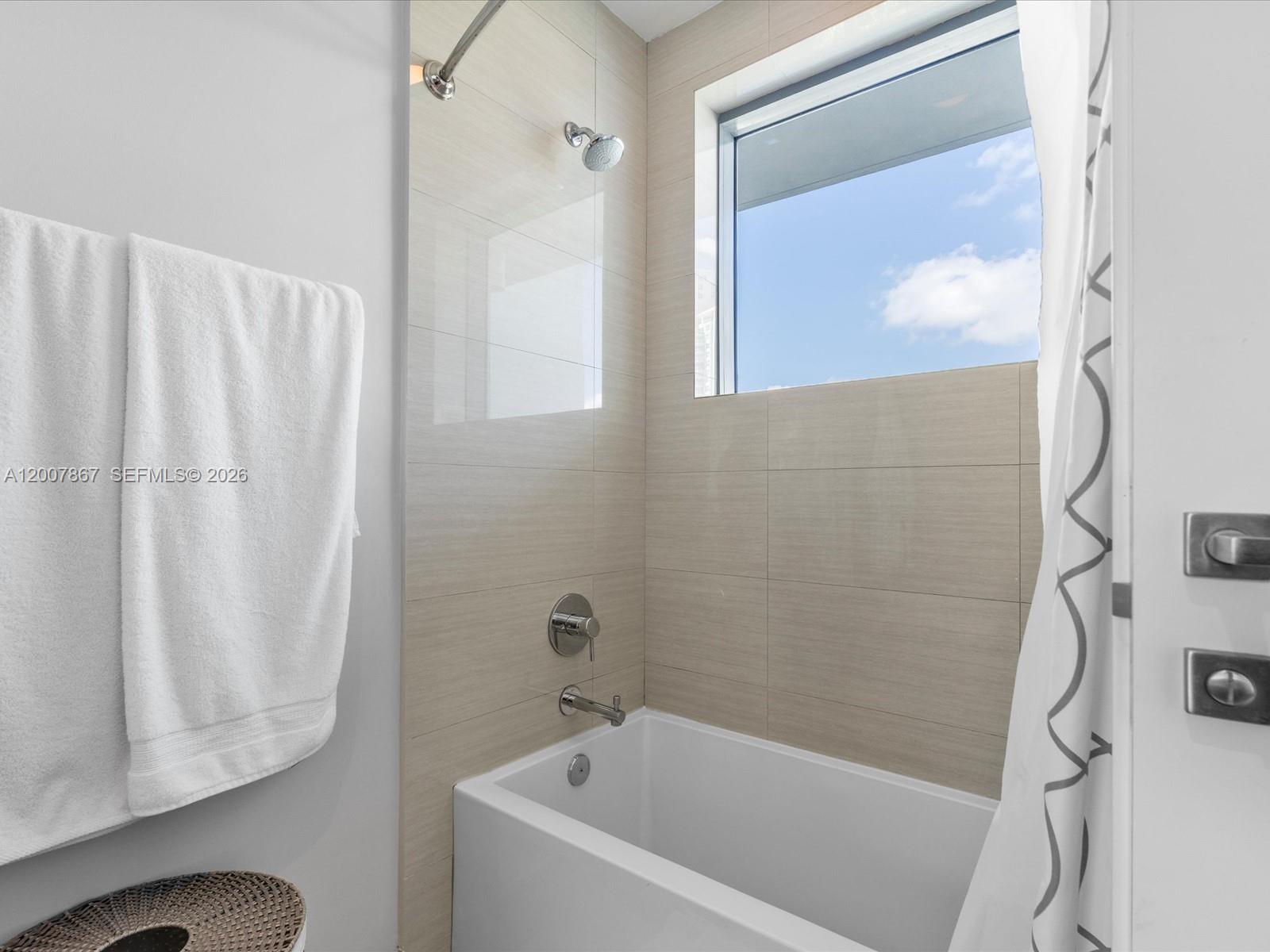 3250 Ne 188th St 505 Property Photo 26