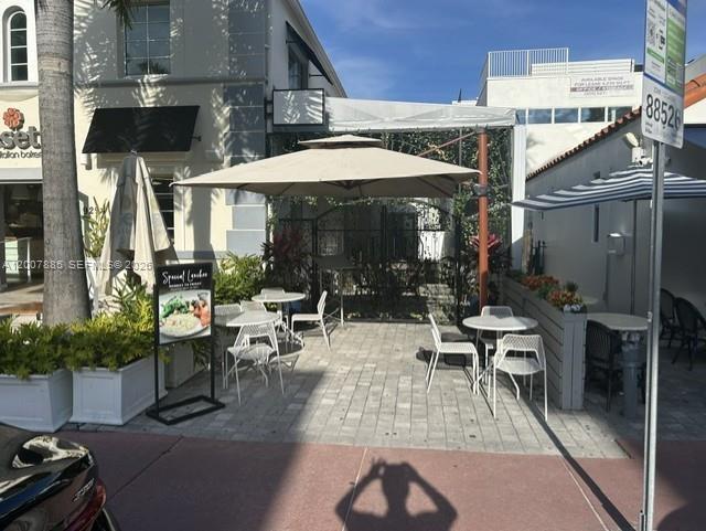 929 Collins Ave Property Photo 1