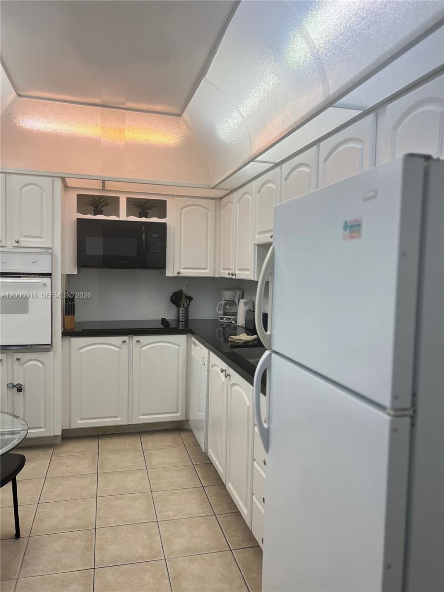 3901 S Ocean Dr 14t Property Photo 4