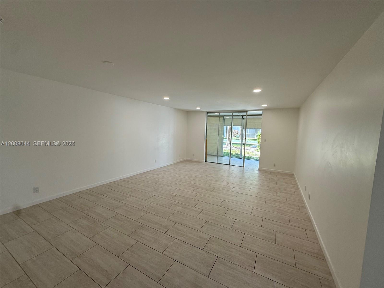 609 Ne 14th Ave 108 Property Photo 5