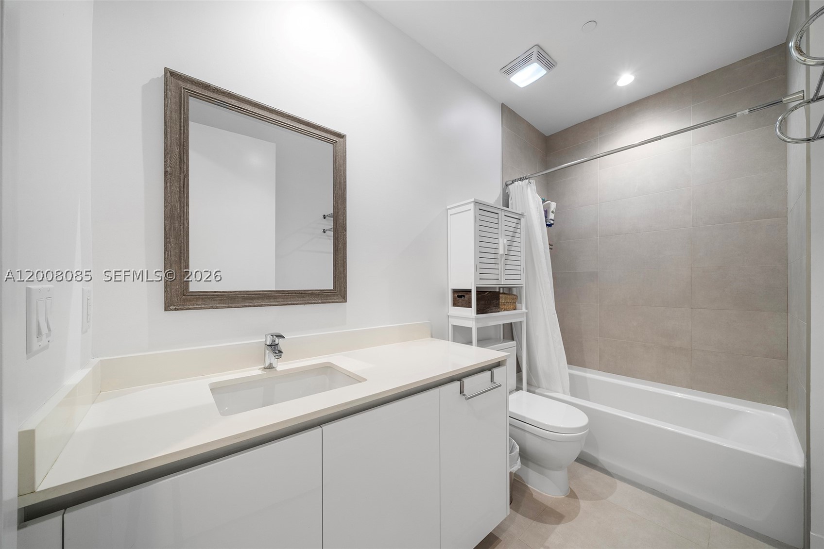 545 Sw 11th St 208 Property Photo 12