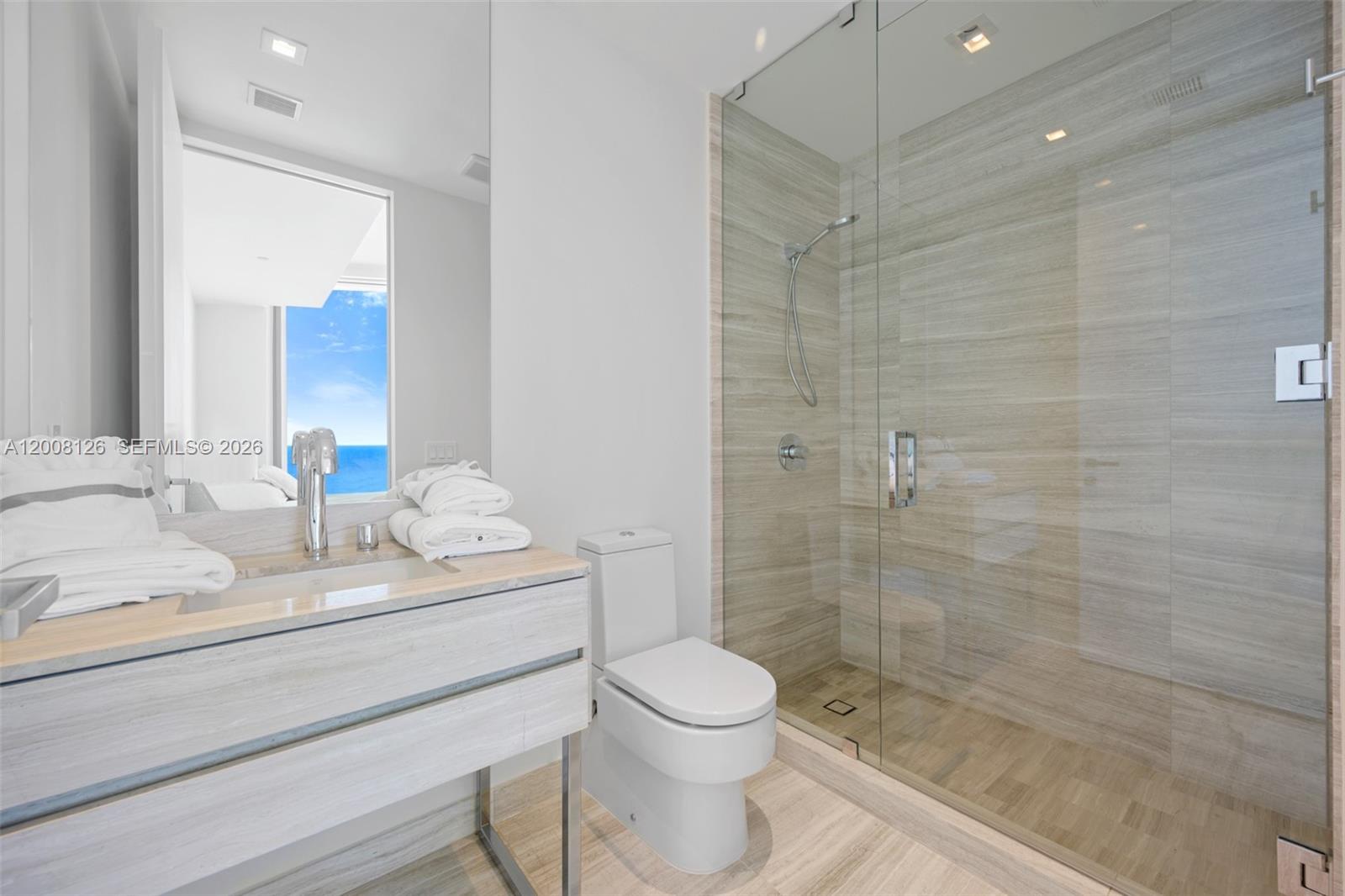 18975 Collins Ave 700 Property Photo 13