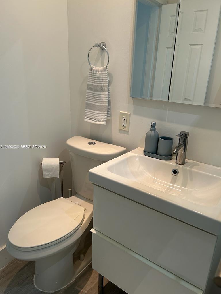 645 Ne 77th St 16 Property Photo 9