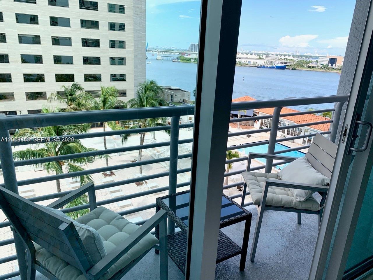 335 S Biscayne Blvd 1106 Property Photo 3