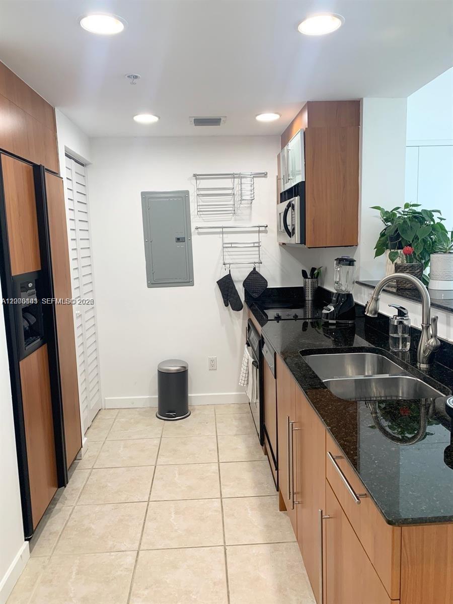 335 S Biscayne Blvd 1106 Property Photo 16