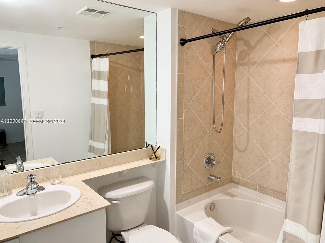 335 S Biscayne Blvd 1106 Property Photo 21