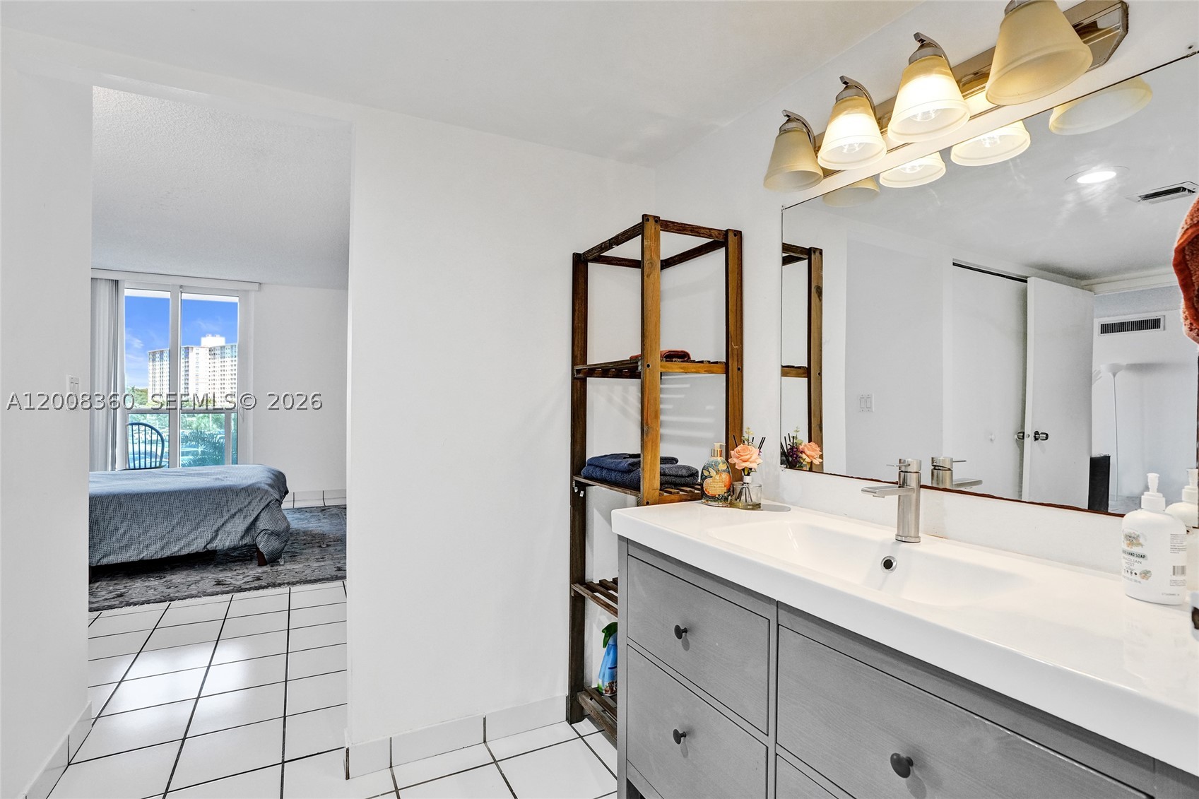 100 Bayview Dr 401 Property Photo 21