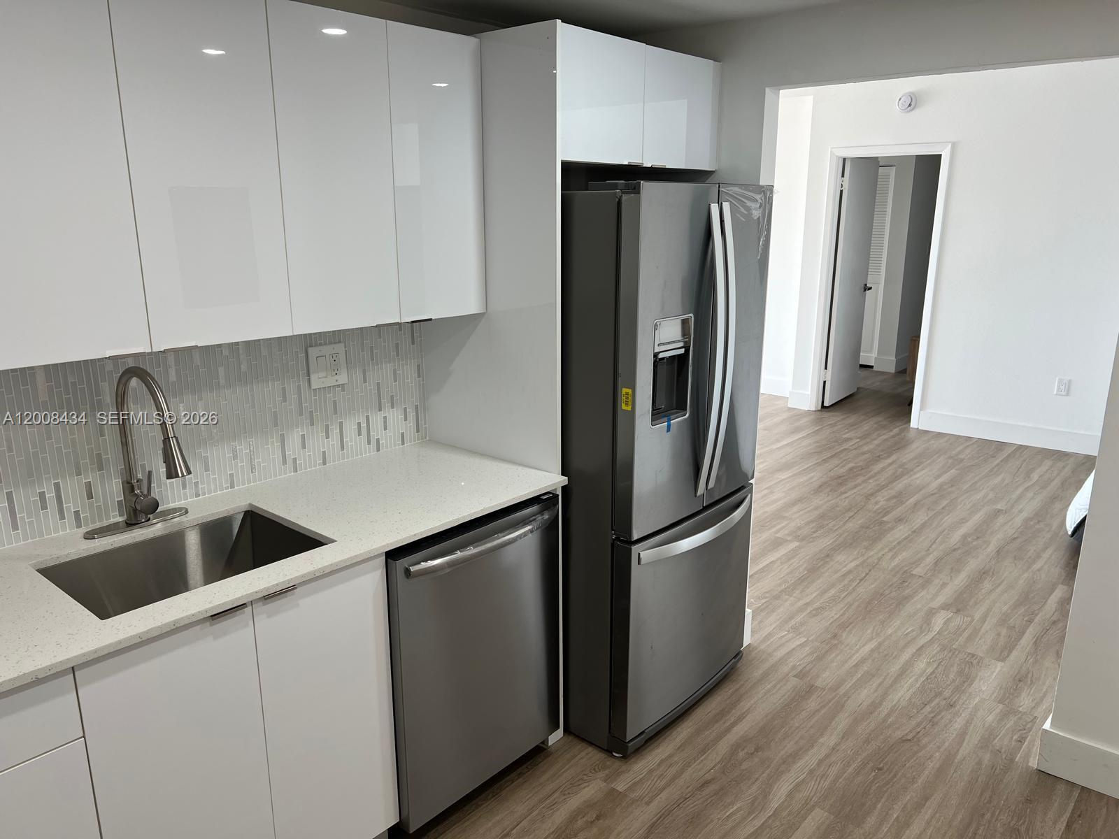 500 Bayview Dr 1120 Property Photo 6