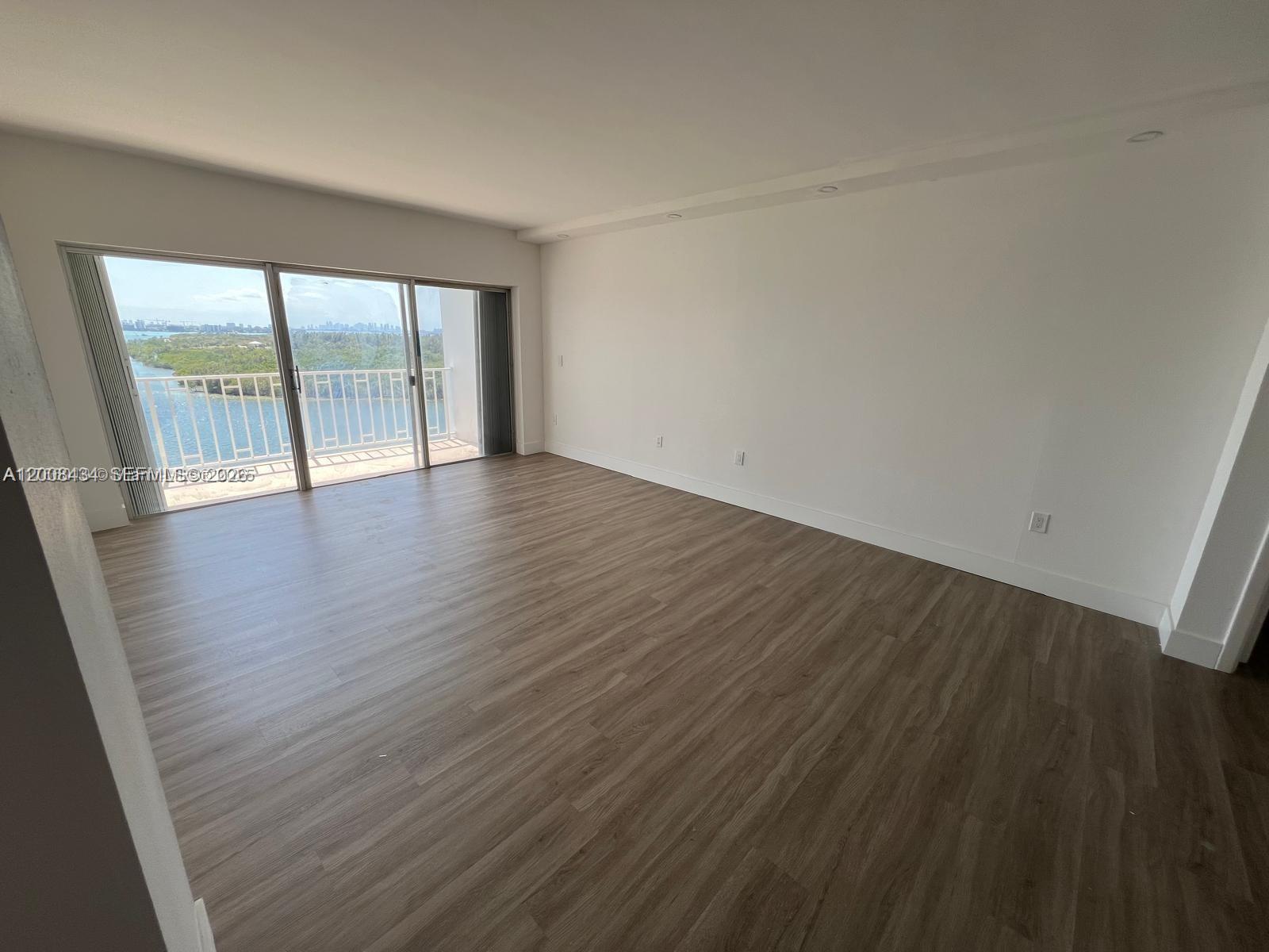 500 Bayview Dr 1120 Property Photo 13