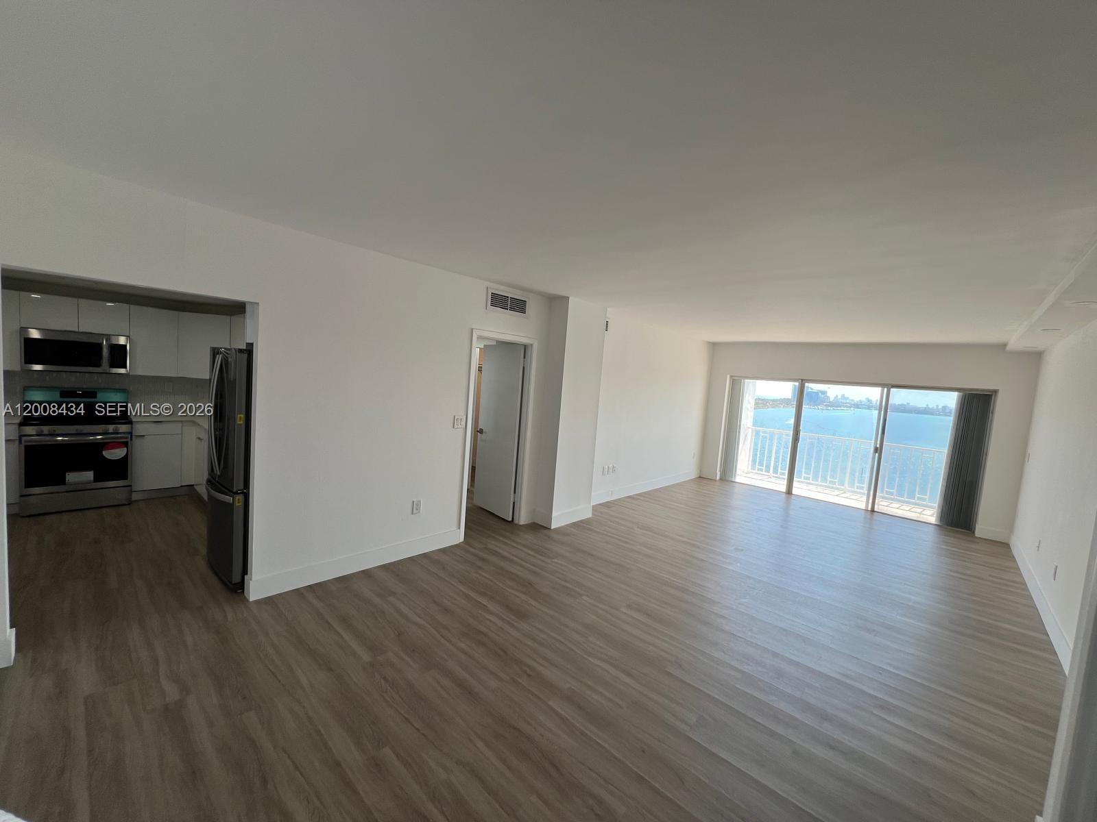500 Bayview Dr 1120 Property Photo 16
