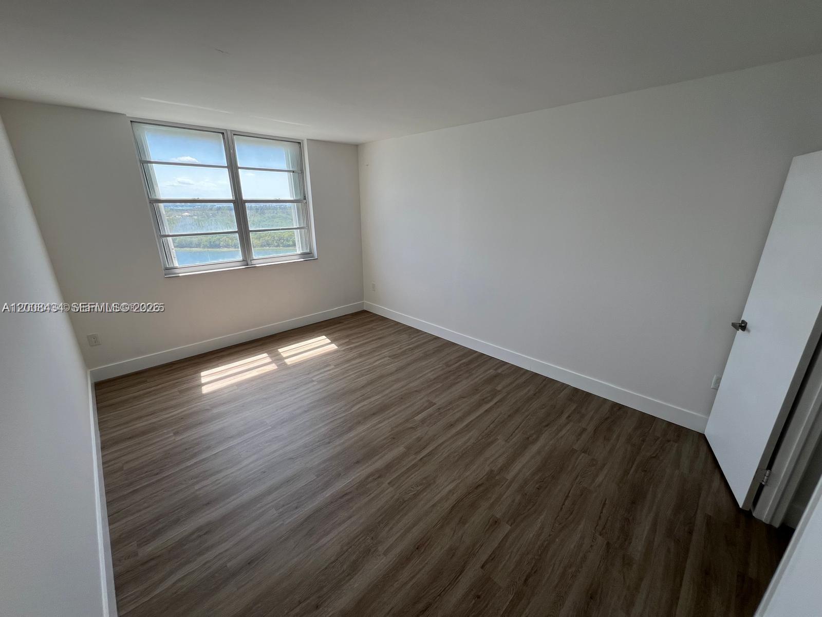 500 Bayview Dr 1120 Property Photo 22