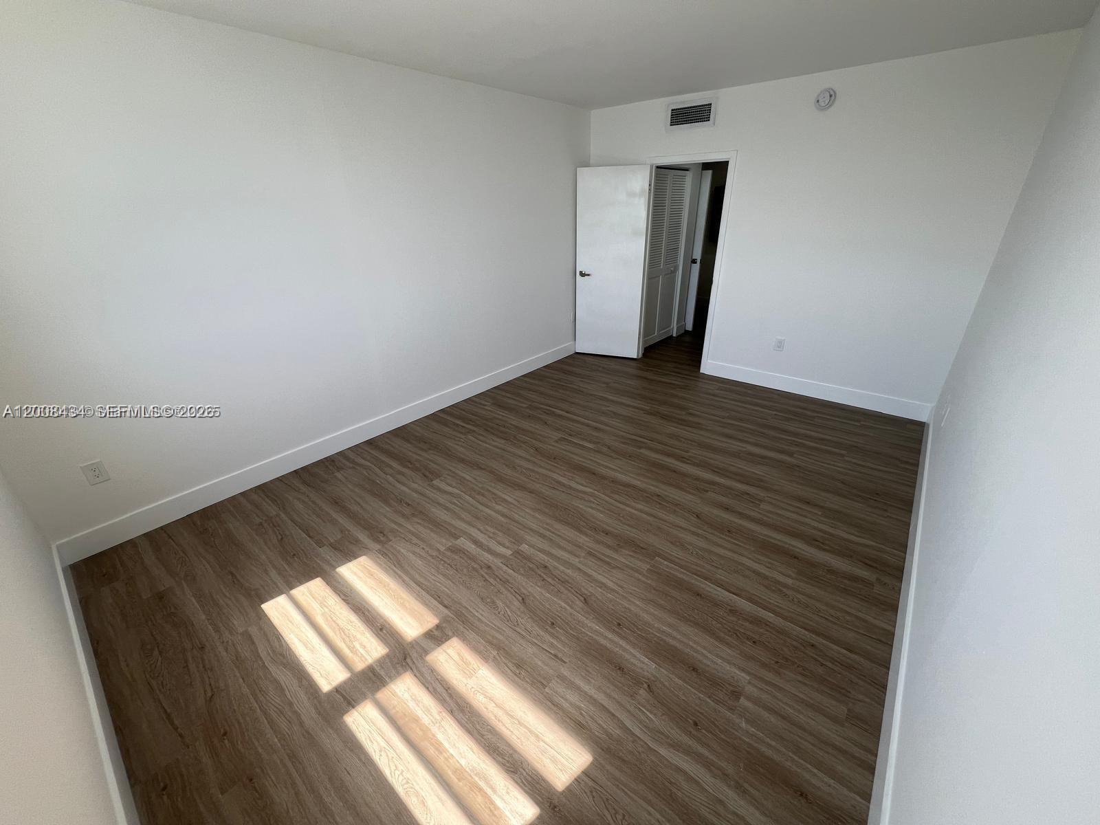 500 Bayview Dr 1120 Property Photo 34