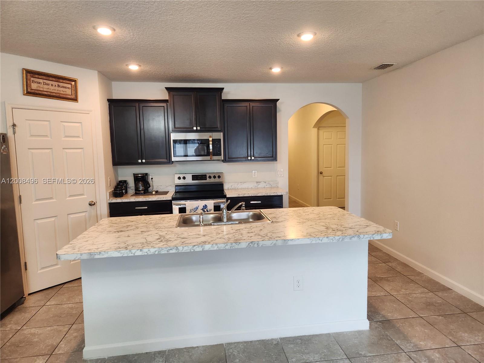 2257 Sw Import Dr Property Photo 6