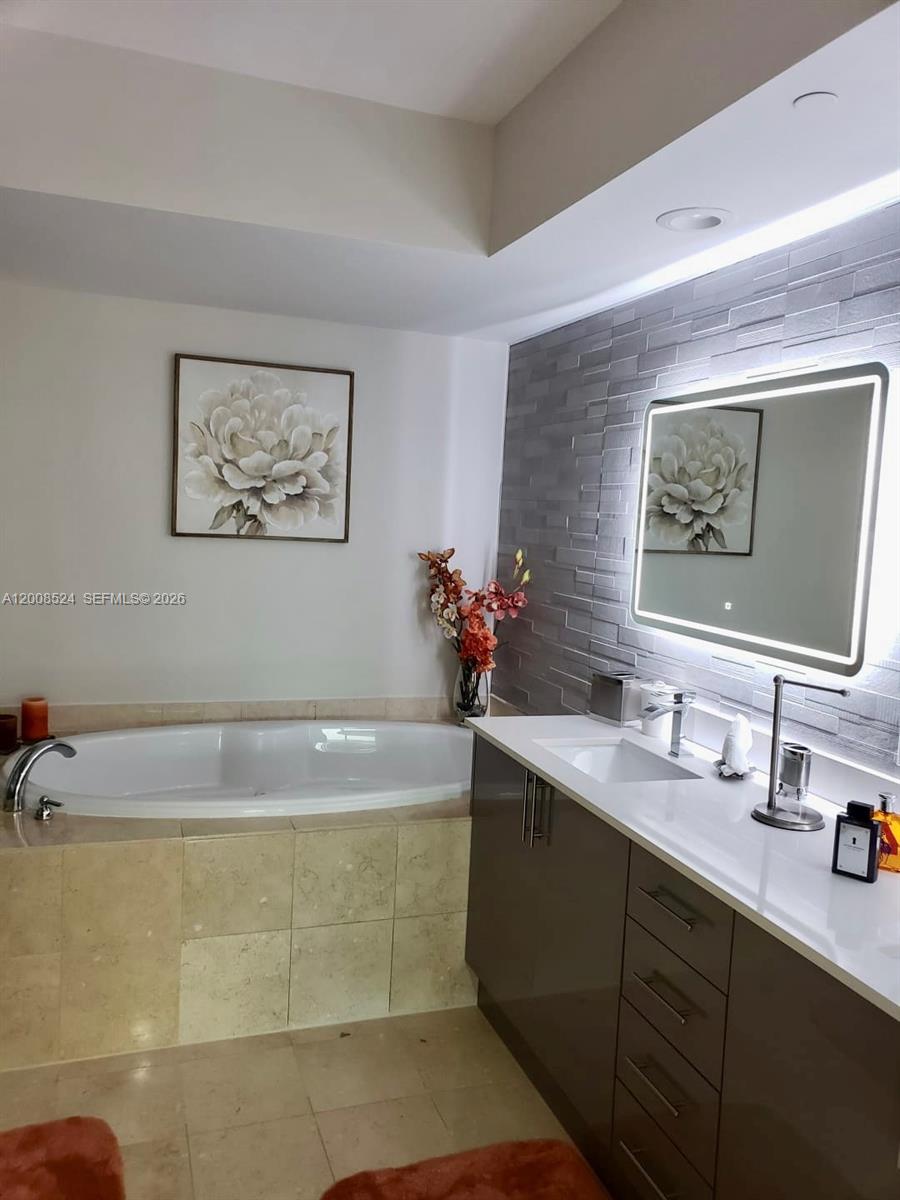 1830 S Ocean Dr 3910 Property Photo 9
