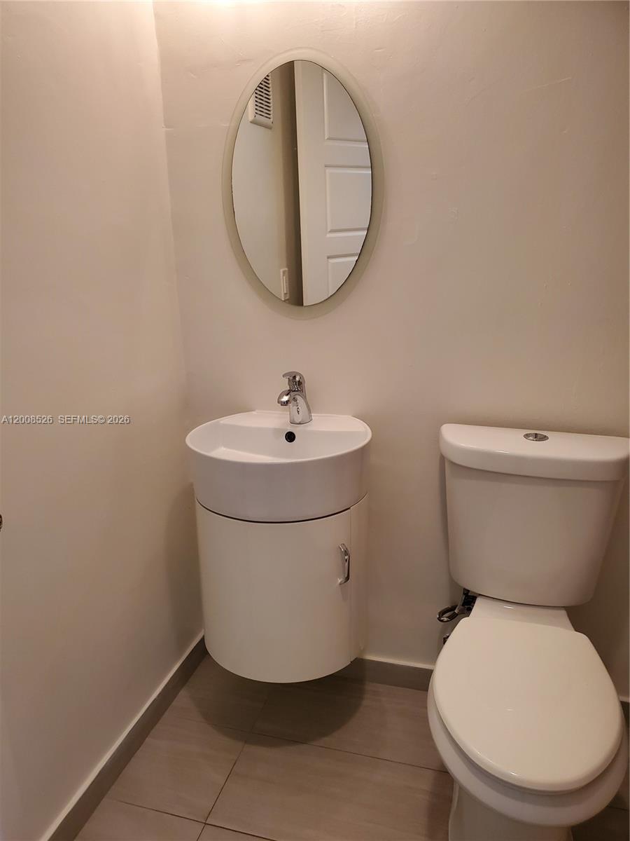1230 Ne 139th St 409 Property Photo 4