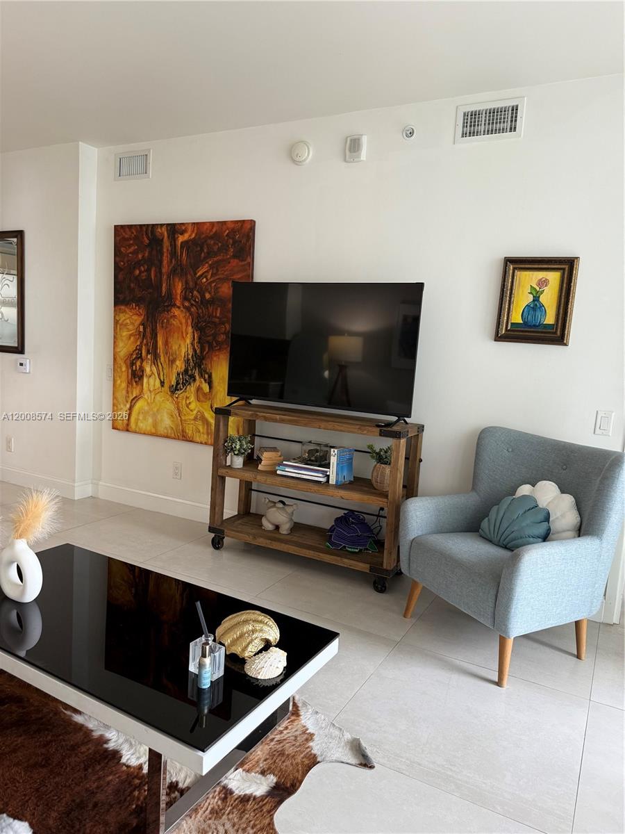 1300 Brickell Bay Dr 807 Property Photo 7