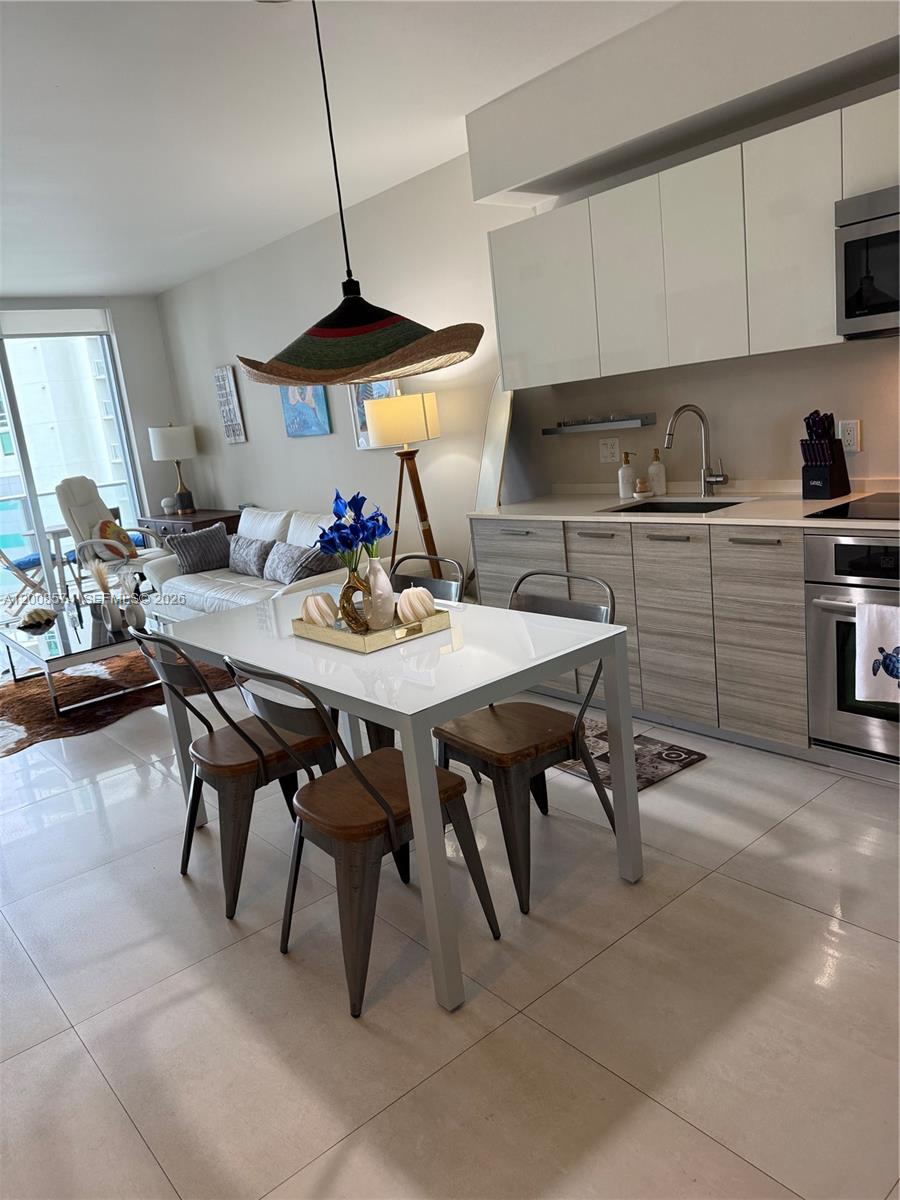 1300 Brickell Bay Dr 807 Property Photo 9