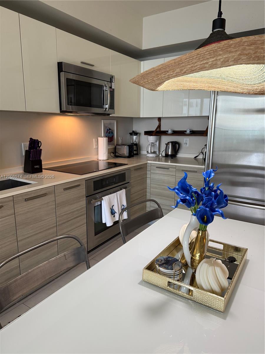 1300 Brickell Bay Dr 807 Property Photo 11